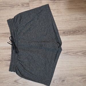 Lululemon Soft Jersey Relaxed-Fit Mid-Rise Short 4" *Heathered Black Size 6